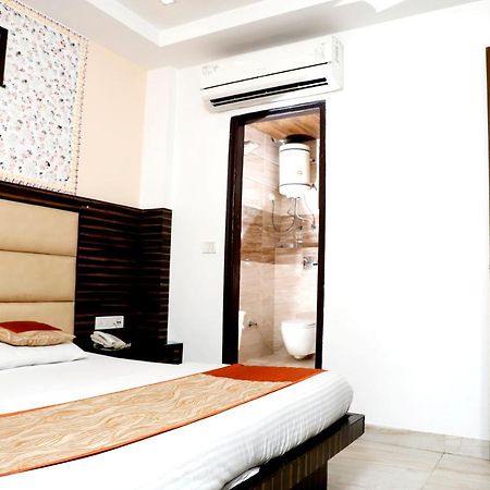 Hotel Baba Inn-By Rcg Hotels Nueva Delhi Exterior foto