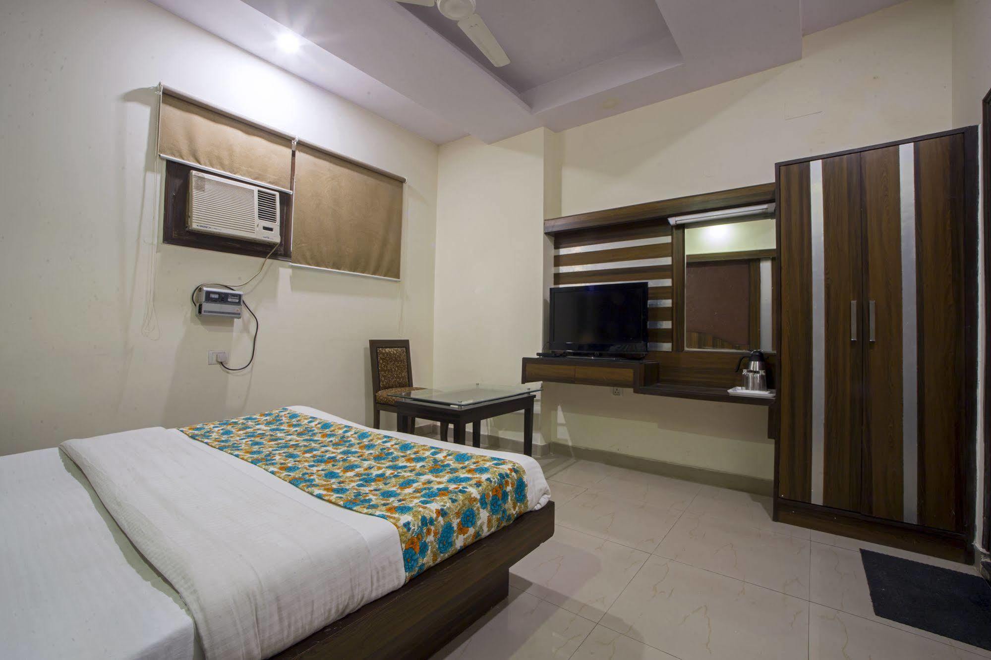 Hotel Baba Inn-By Rcg Hotels Nueva Delhi Exterior foto