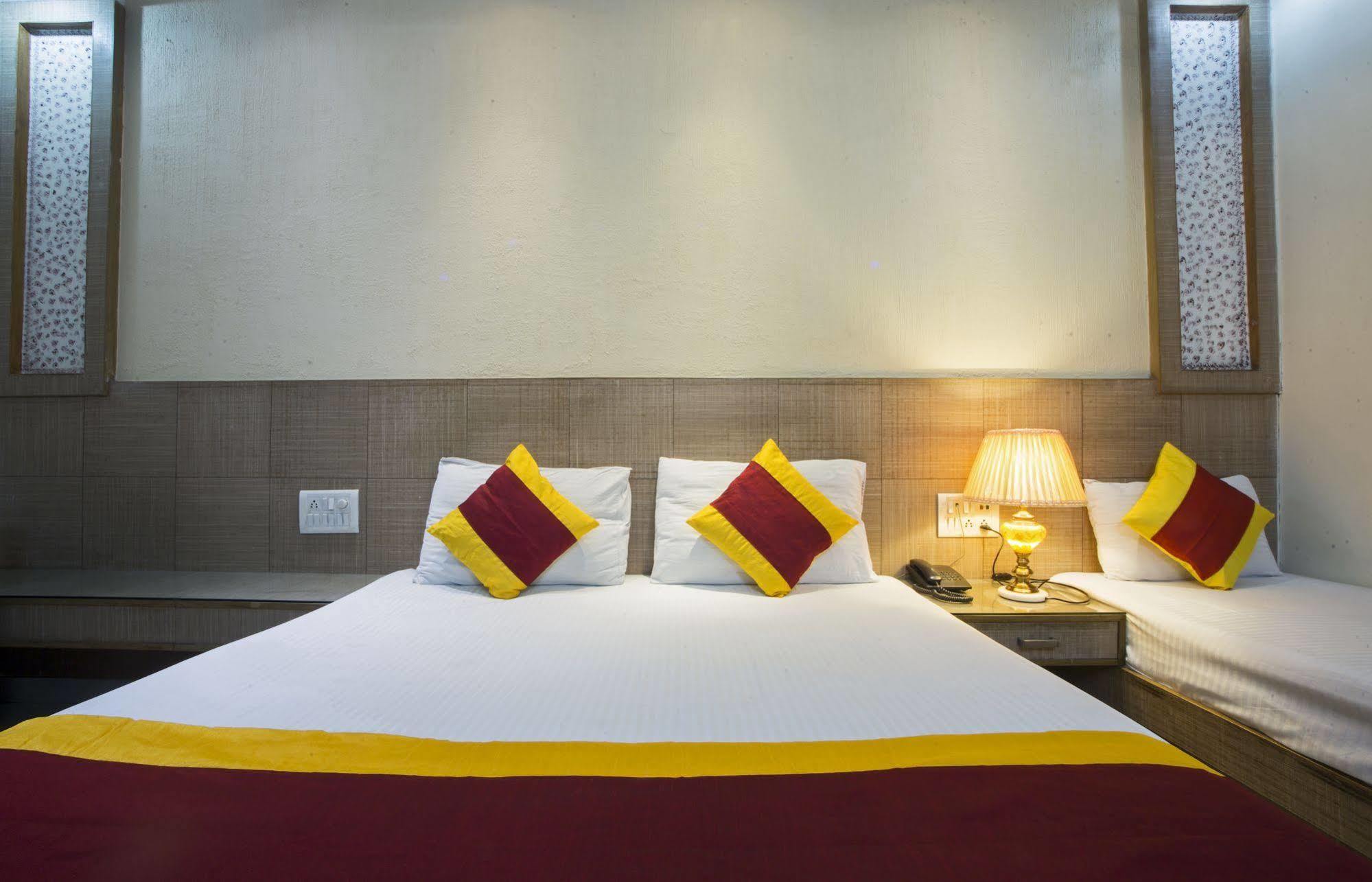 Hotel Baba Inn-By Rcg Hotels Nueva Delhi Exterior foto