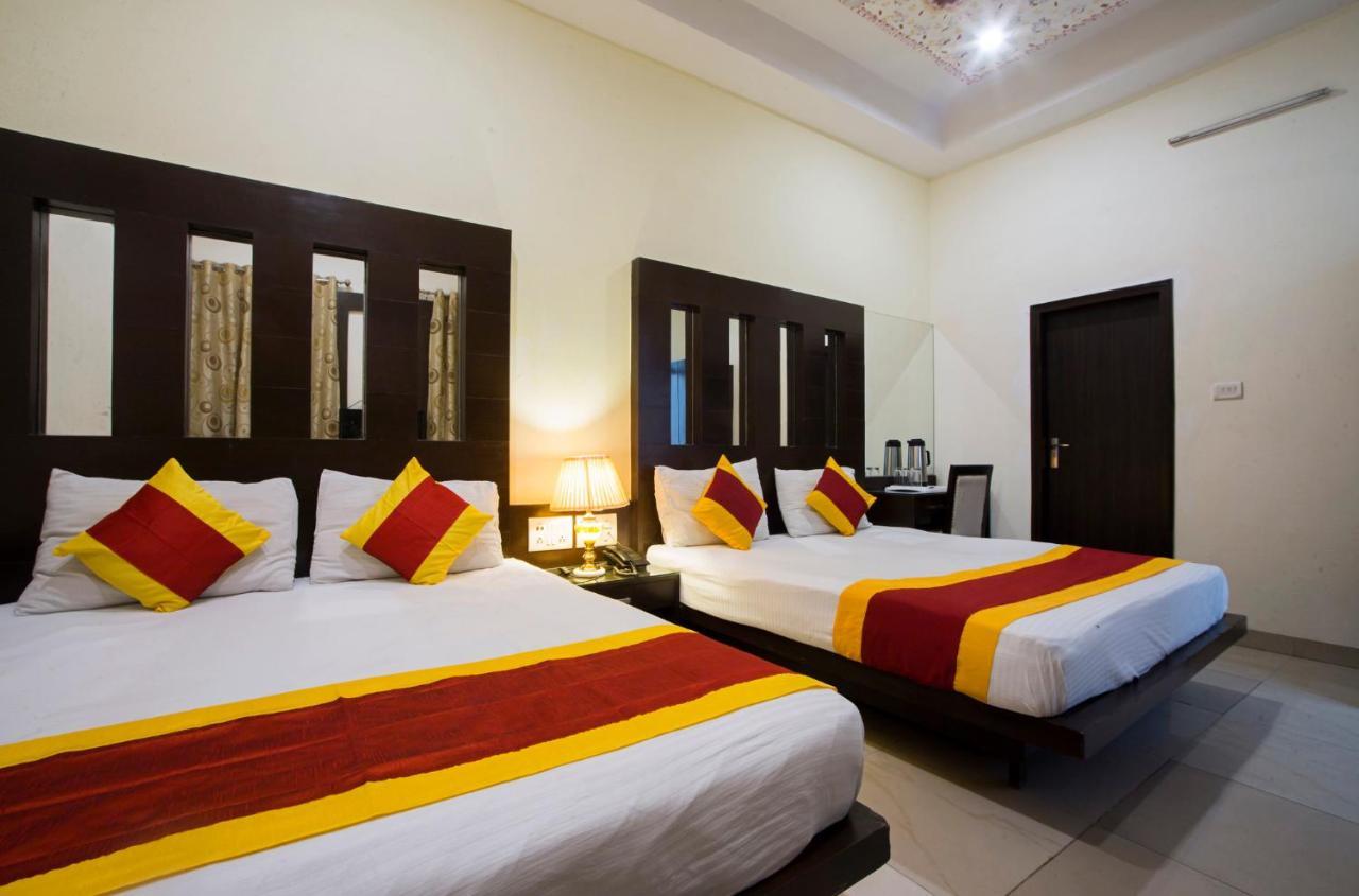 Hotel Baba Inn-By Rcg Hotels Nueva Delhi Exterior foto