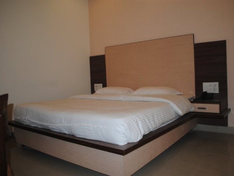 Hotel Baba Inn-By Rcg Hotels Nueva Delhi Exterior foto